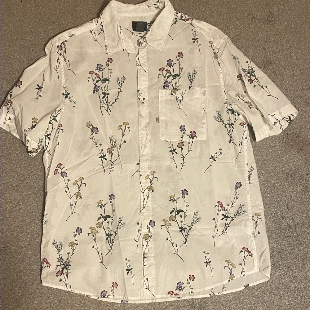 H&M White Short-Sleeve Button-Down Shirt with Multicolor Floral Print Mens L